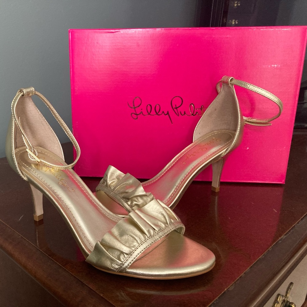 Lilly Pulitzer Carly Sandal sz 6.  New in box
